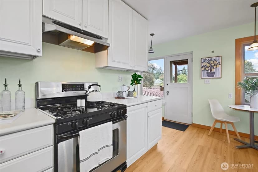 Property photo for 7710 Bagley Avenue N, Seattle photo 14
