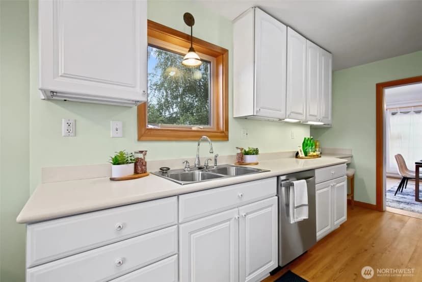 Property photo for 7710 Bagley Avenue N, Seattle photo 11