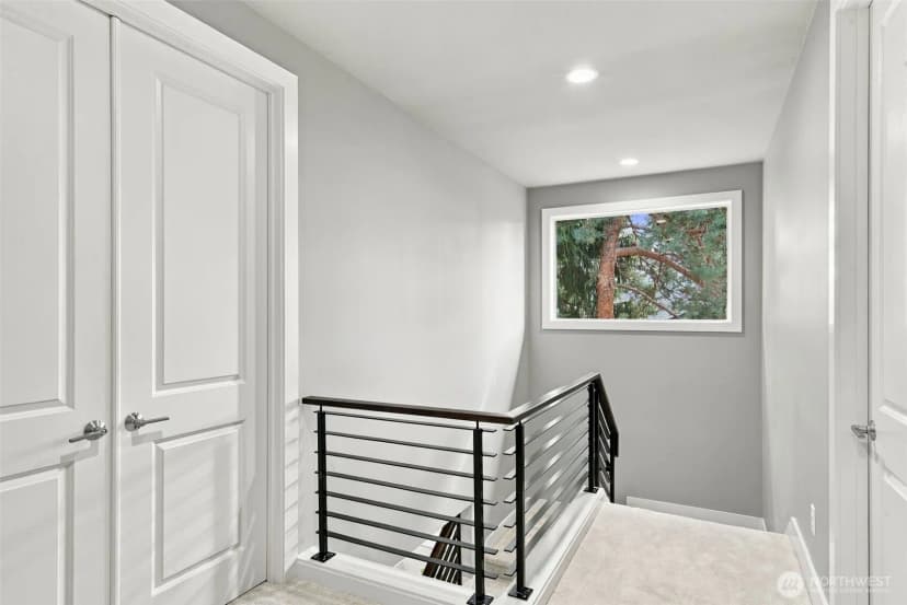 Property photo for 3240 112th Avenue Se, Bellevue photo 30