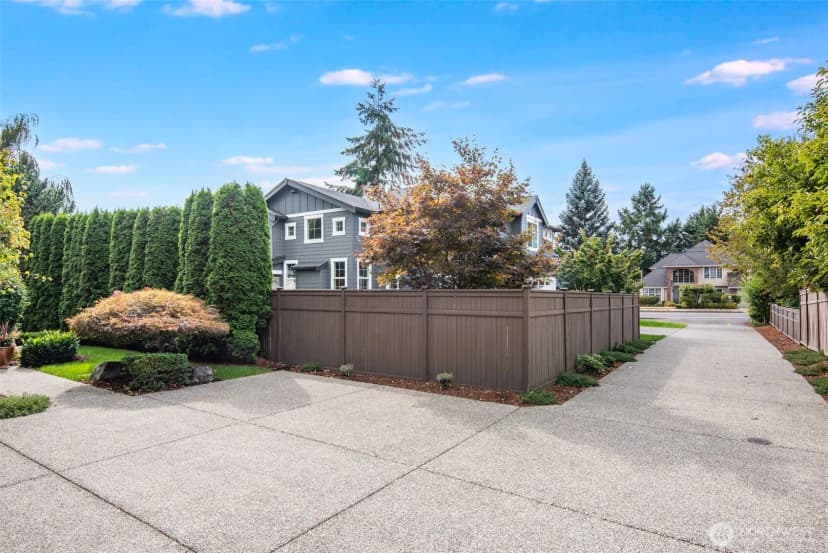 Property photo for 3240 112th Avenue Se, Bellevue photo 39