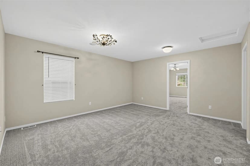 Property photo for 7825 Cortland Avenue Se, Snoqualmie photo 21