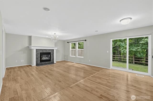 Property photo for 7825 Cortland Avenue Se, Snoqualmie photo 4