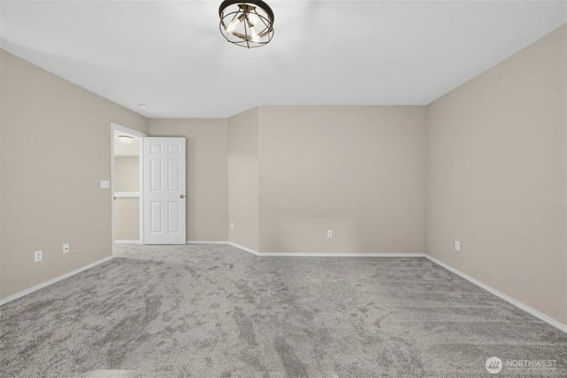 Property photo for 7825 Cortland Avenue Se, Snoqualmie photo 20