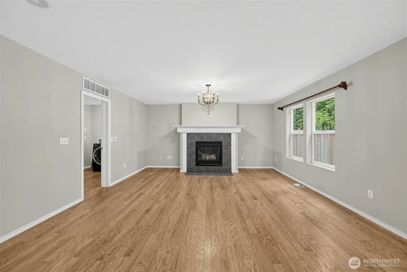 Property photo for 7825 Cortland Avenue Se, Snoqualmie photo 5