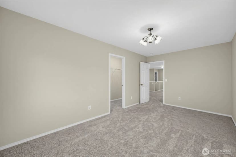 Property photo for 7825 Cortland Avenue Se, Snoqualmie photo 14