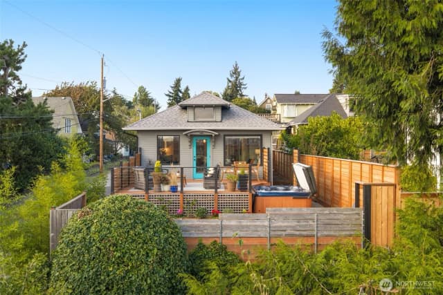 Property photo for 3516 Carr Place N, Seattle