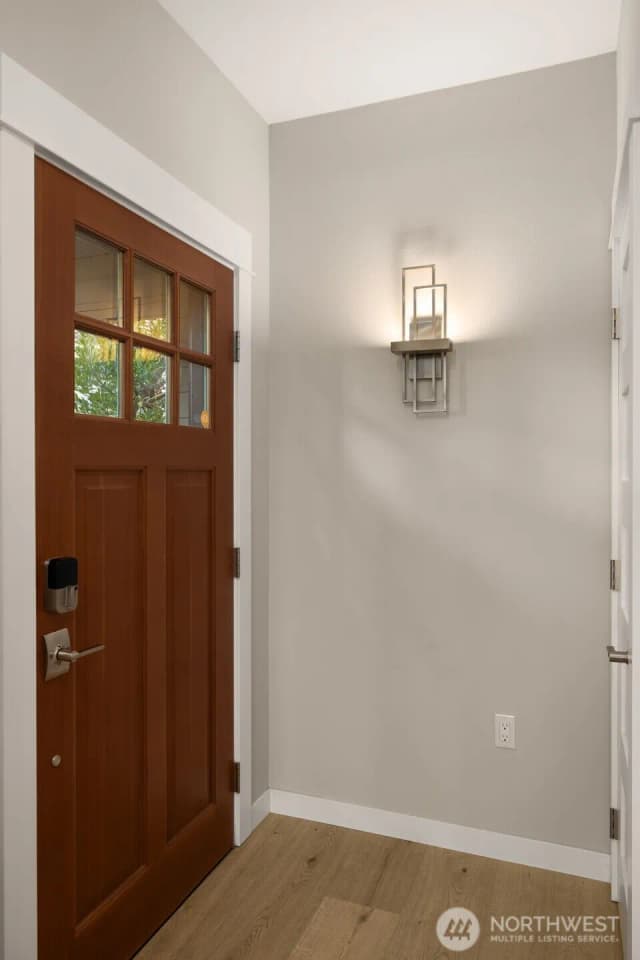 Property photo for 3516 Carr Place N, Seattle photo 4