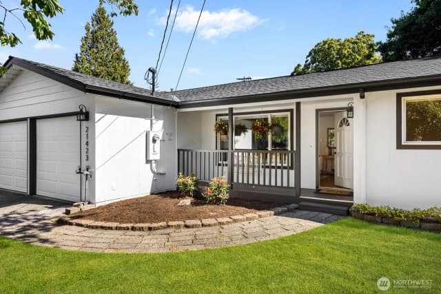 Property photo for 21423 92nd Avenue W, Edmonds photo 3