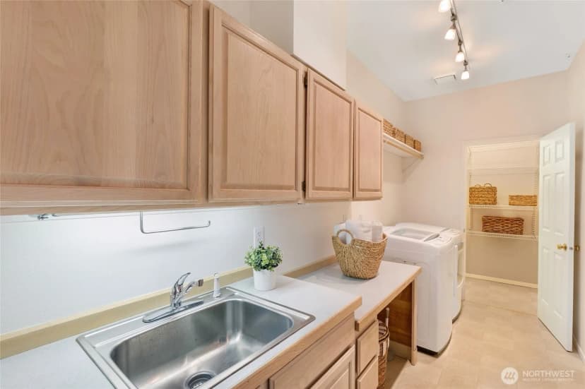 Property photo for 4618 Ne 89th Street, Seattle photo 18