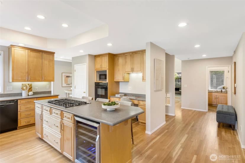Property photo for 4618 Ne 89th Street, Seattle photo 17