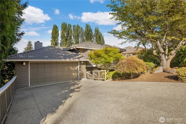 Property photo for 4618 Ne 89th Street, Seattle photo 2