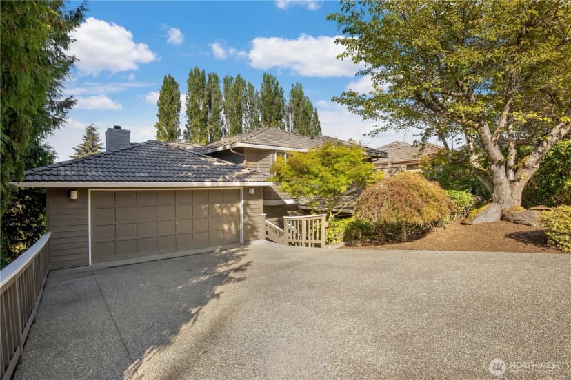 Property photo for 4618 Ne 89th Street, Seattle photo 2