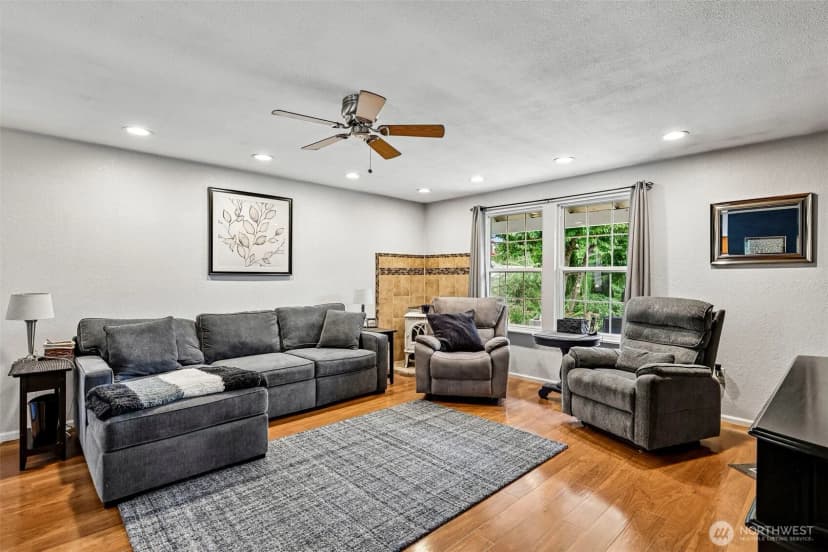 Property photo for 9626 65th Drive Ne, Marysville photo 10