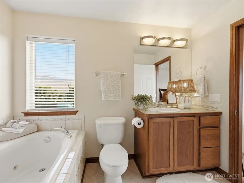 Property photo for 2304 Canyon Hills Drive, East Wenatchee photo 24