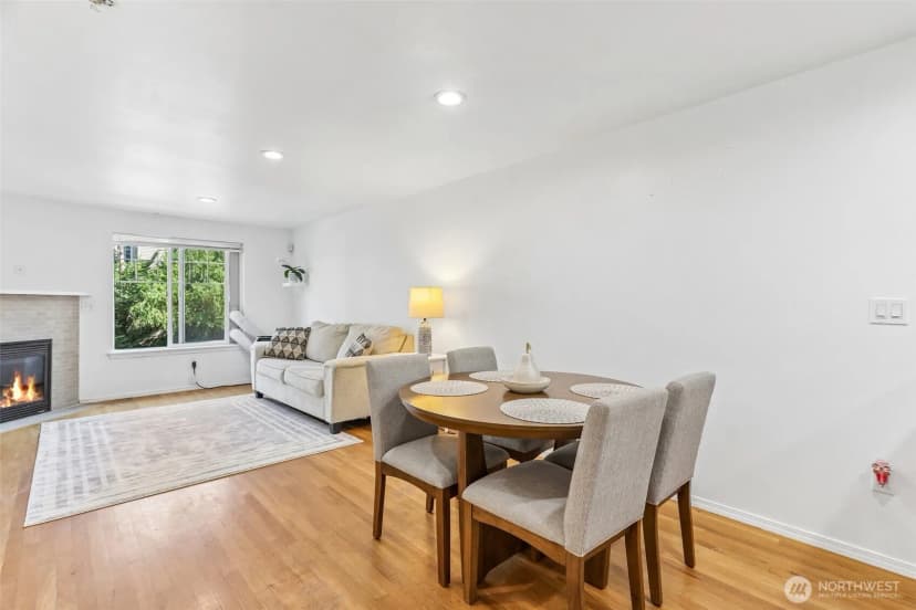 Property photo for 12333 28th Avenue Ne #b, Seattle photo 14