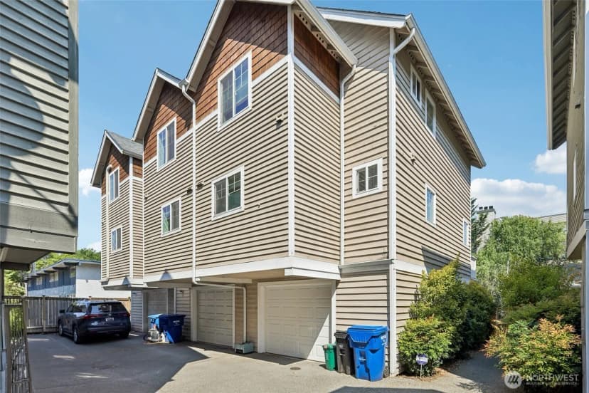 Property photo for 12333 28th Avenue Ne #b, Seattle photo 10