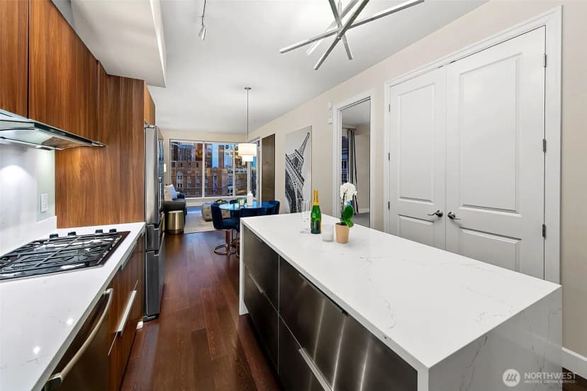 Property photo for 1920 4th Avenue #1106, Seattle photo 13