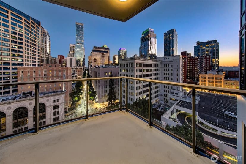 Property photo for 1920 4th Avenue #1106, Seattle photo 4