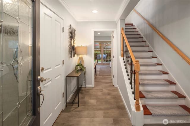 Property photo for 2112 Warren Avenue N #b, Seattle photo 4
