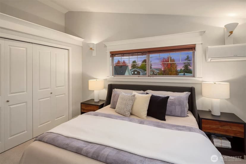 Property photo for 2112 Warren Avenue N #b, Seattle photo 27