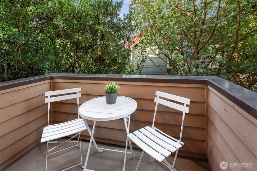 Property photo for 2112 Warren Avenue N #b, Seattle photo 13
