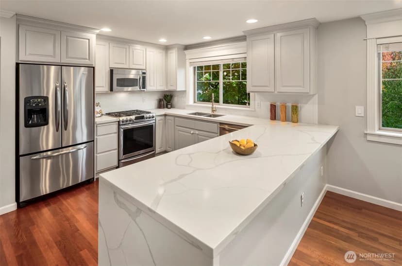 Property photo for 2112 Warren Avenue N #b, Seattle photo 15