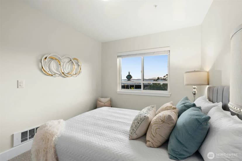 Property photo for 133 Queen Anne Avenue N #304, Seattle photo 7