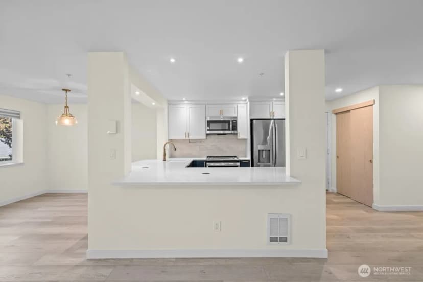 Property photo for 9910 Ne 137th Street #c111, Kirkland photo 4
