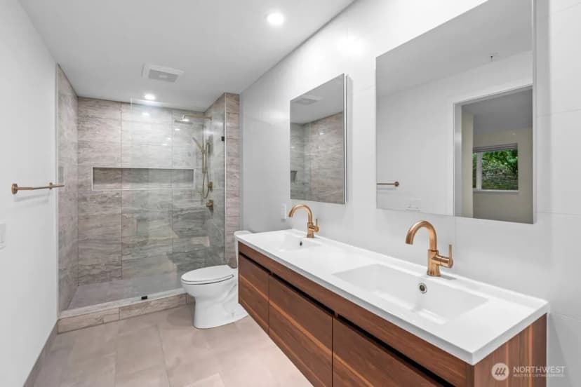 Property photo for 9910 Ne 137th Street #c111, Kirkland photo 14