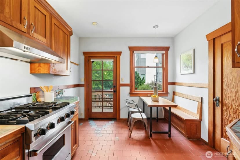 Property photo for 1200 N 44th Street, Seattle photo 11