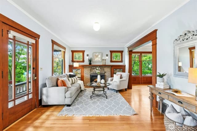 Property photo for 1200 N 44th Street, Seattle photo 4