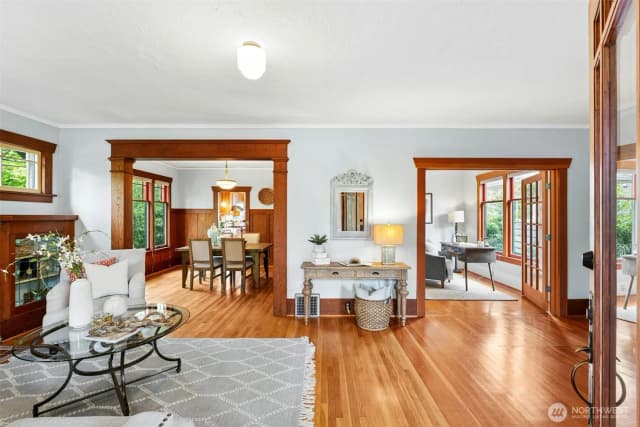 Property photo for 1200 N 44th Street, Seattle photo 3