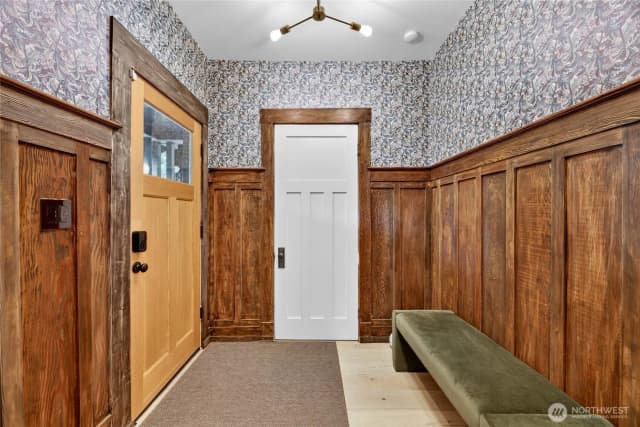 Property photo for 7124 Wright Avenue Sw, Seattle photo 3