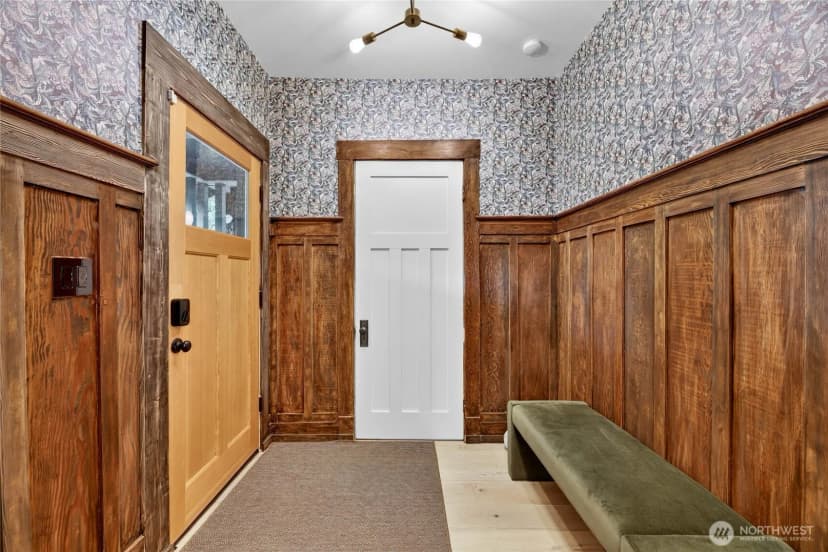 Property photo for 7124 Wright Avenue Sw, Seattle photo 3