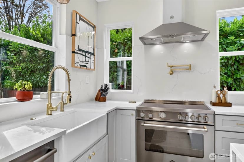 Property photo for 7124 Wright Avenue Sw, Seattle photo 12