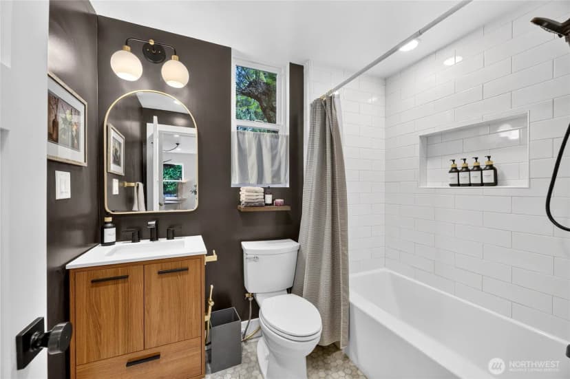 Property photo for 7124 Wright Avenue Sw, Seattle photo 17