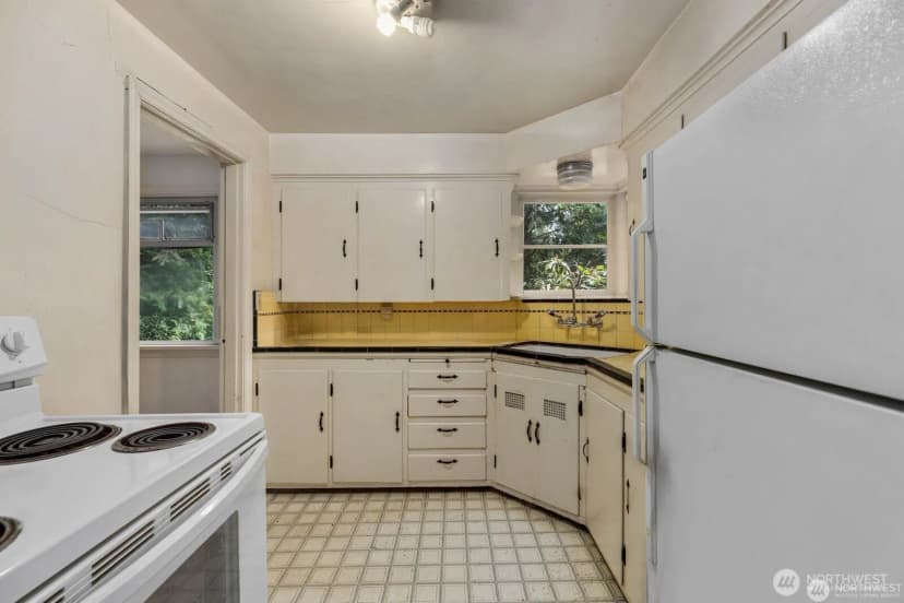 Property photo for 9525 7th Avenue Nw, Seattle photo 4
