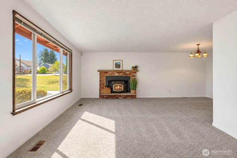 Property photo for 1904 7th Street Sw, Puyallup photo 3