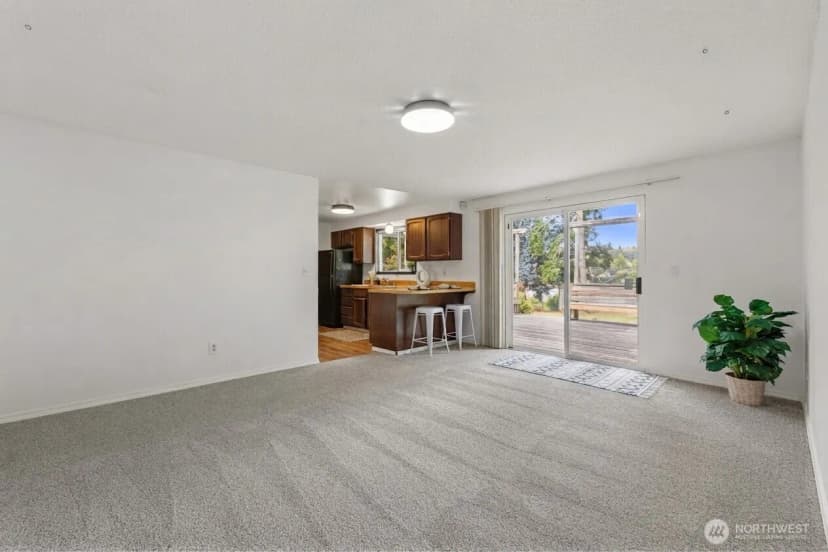 Property photo for 1904 7th Street Sw, Puyallup photo 9