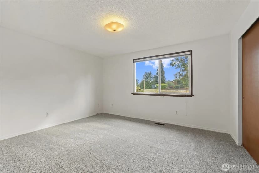 Property photo for 1904 7th Street Sw, Puyallup photo 13