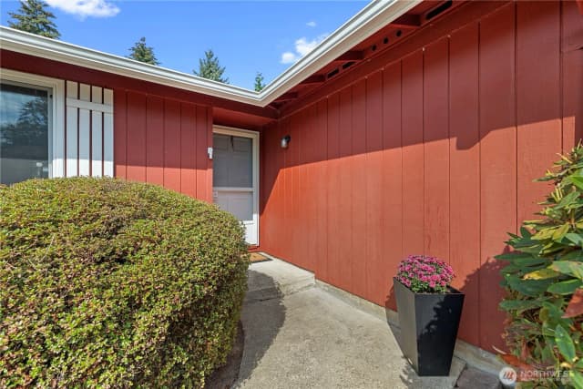Property photo for 1904 7th Street Sw, Puyallup photo 2