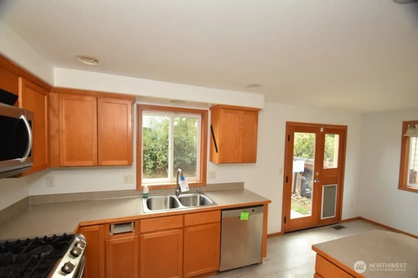 Property photo for 7372 Clamdigger Drive, Blaine photo 9
