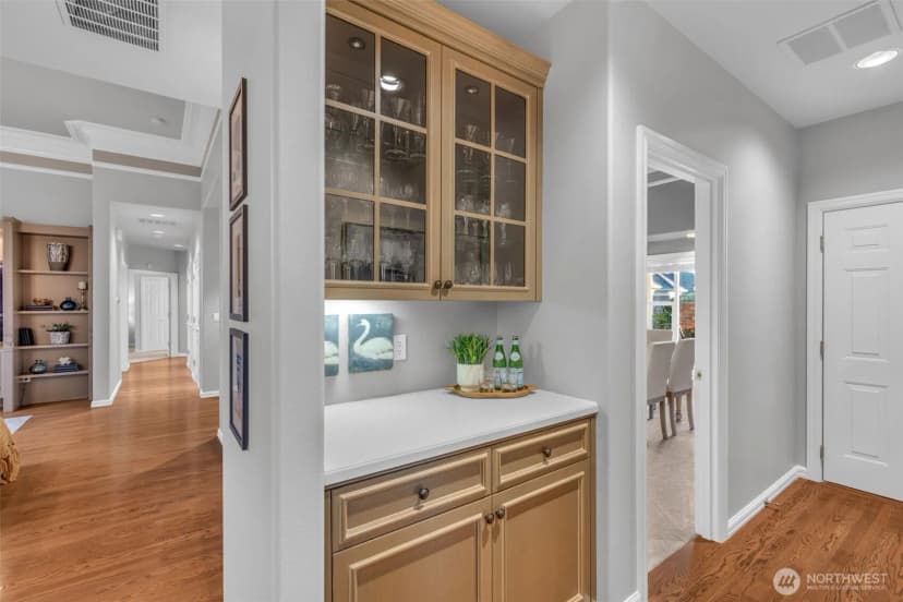 Property photo for 1260 108th Avenue Ne, Bellevue photo 17
