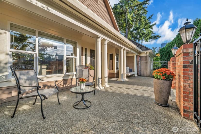Property photo for 1260 108th Avenue Ne, Bellevue photo 31