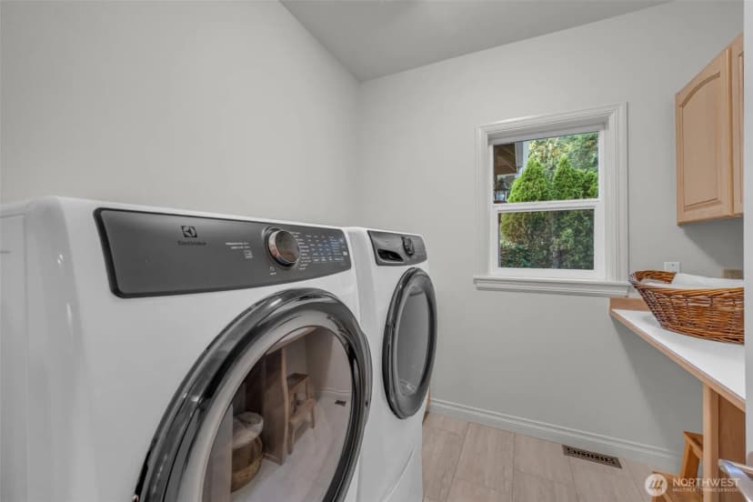 Property photo for 1260 108th Avenue Ne, Bellevue photo 28