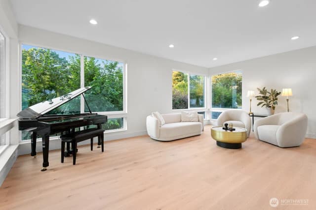 Property photo for 12751 37th Avenue Ne, Seattle photo 4