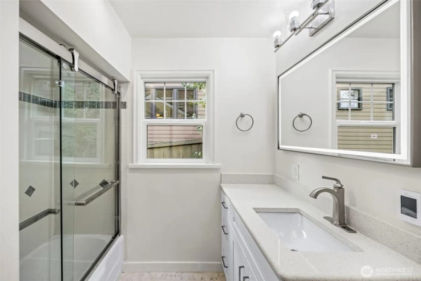 Property photo for 5049 Pullman Avenue Ne, Seattle photo 13