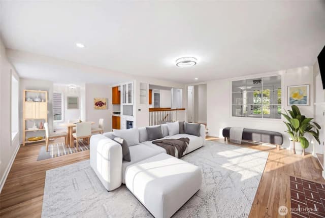 Property photo for 5049 Pullman Avenue Ne, Seattle photo 4