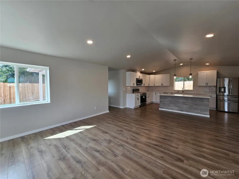 Property photo for 17 Pebble Creek Court, Elma photo 10
