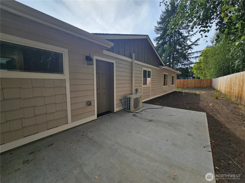 Property photo for 17 Pebble Creek Court, Elma photo 5
